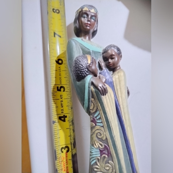 Enesco Mahogany Princes figureine  and frame ( 2 piece/ items) - Picture 3 of 5